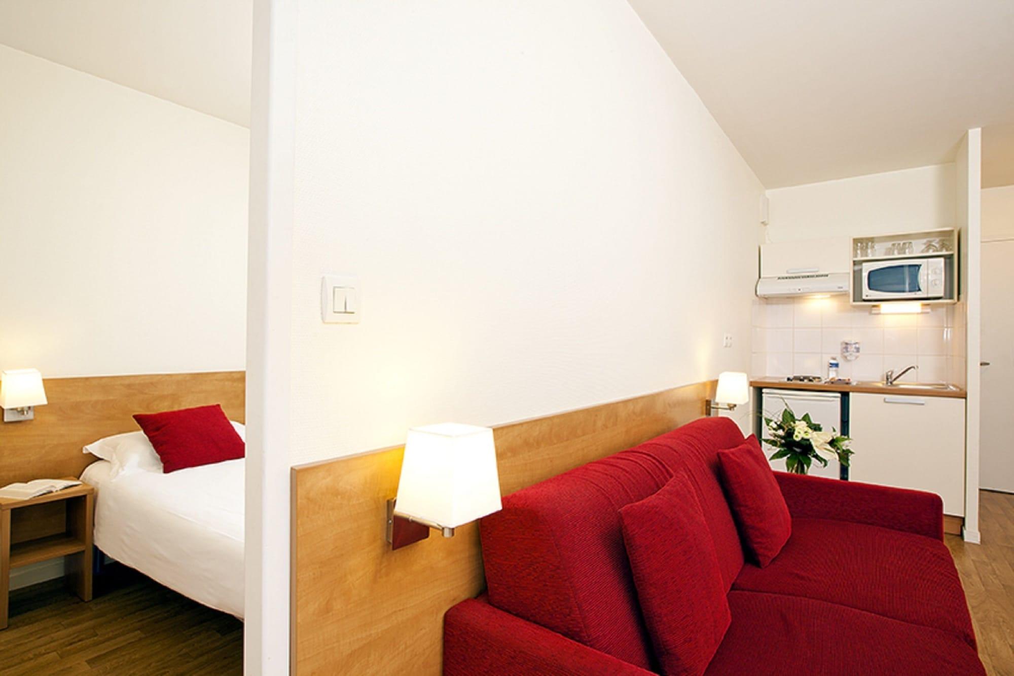 Sejours & Affaires Rennes Villa Camilla Exterior photo