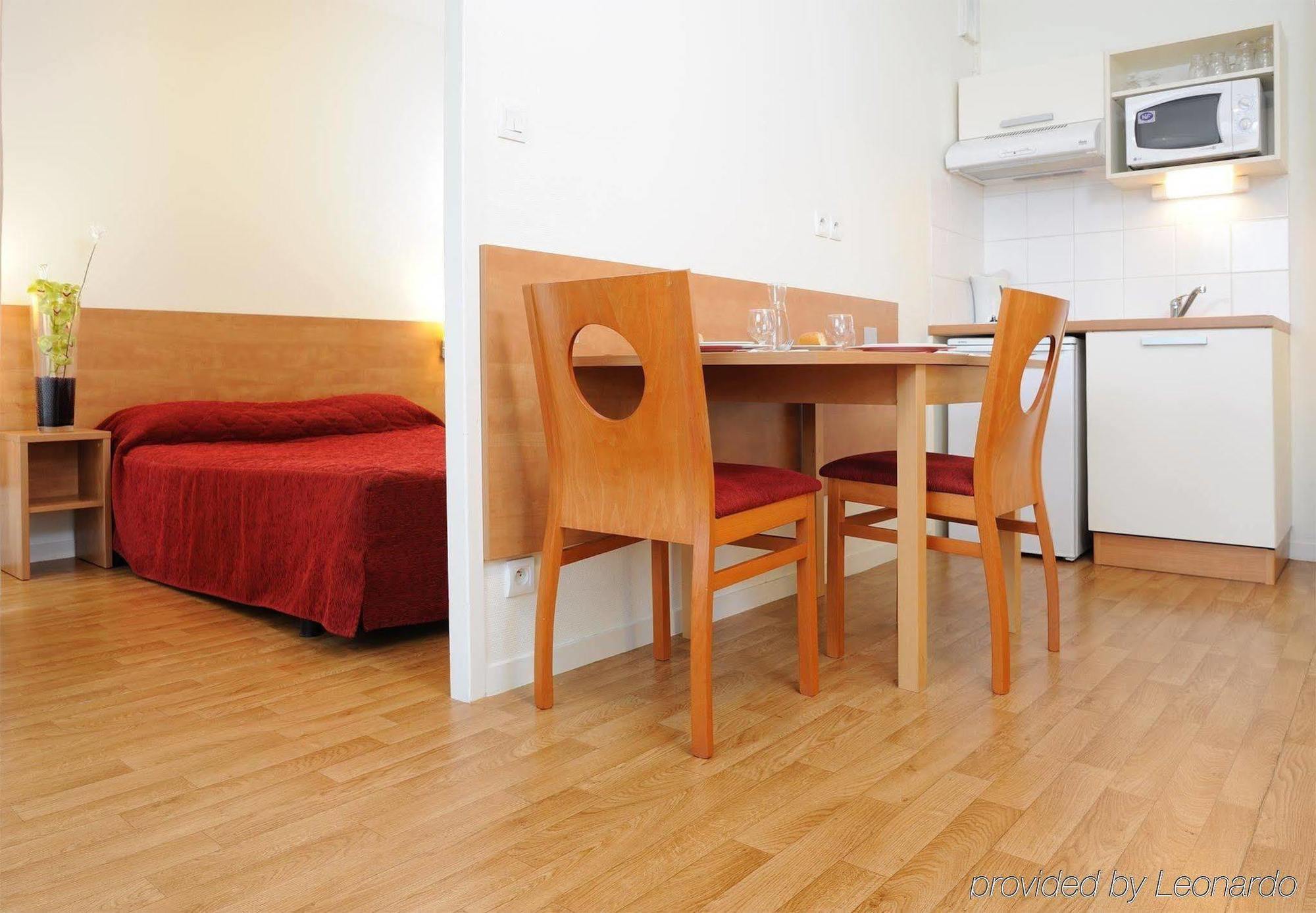 Sejours & Affaires Rennes Villa Camilla Exterior photo