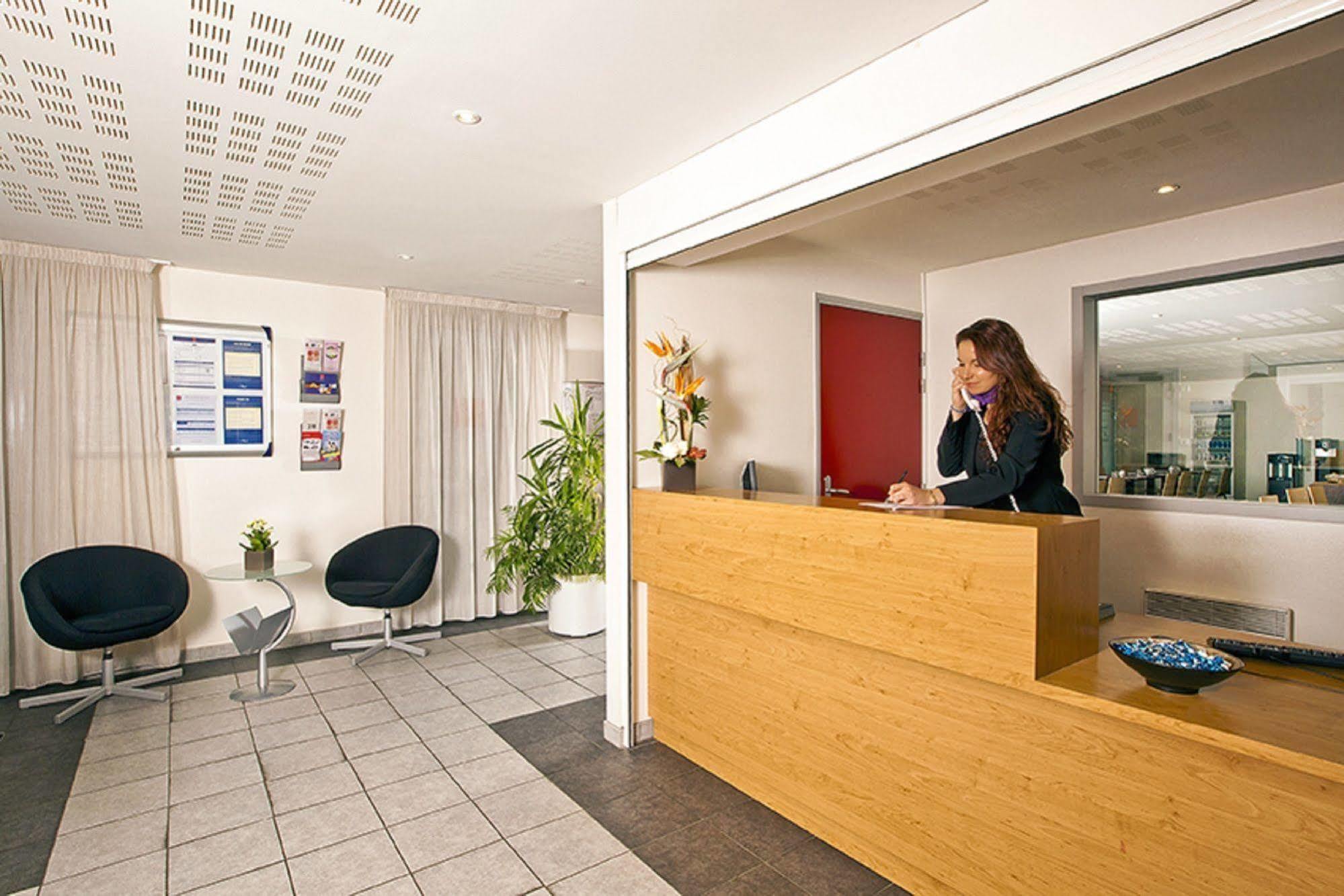 Sejours & Affaires Rennes Villa Camilla Exterior photo